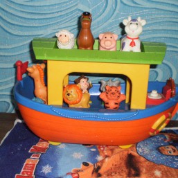 Ноев ковчег и другие фирменные игрушки