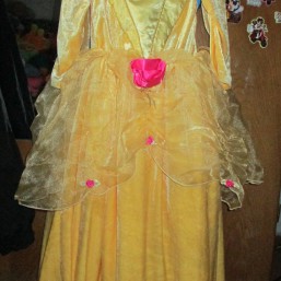 платье диснеевской принцессы Бель