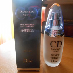 Тональный крем Christian Dior Diorskin Nude 