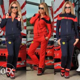 Спортивный женский костюм Ferrari