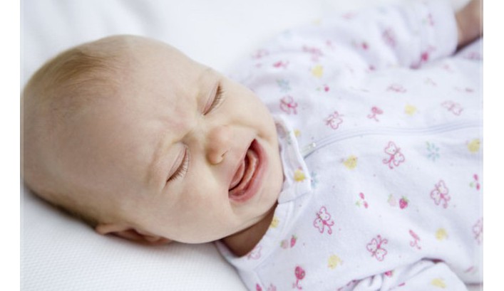 "Пусть он немного поплачет": о приучении ребенка к самостоятельному засыпанию