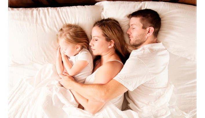 Родительская постель и ребенок – за и против