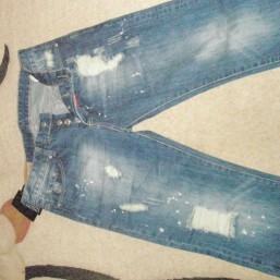 Рваные молодежные джинсы DSQUARED. 