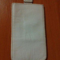 Белый кожаный чехол для смартфона (телефона)
