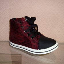 Красивые черно-красные ботинки для девочек