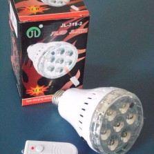 Светодиодная лампа (E27) аккумуляторная (7 LED) с пультом