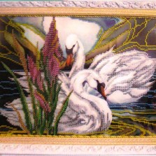Картина "Лебеди и ирис", вышитая чешским бисером.