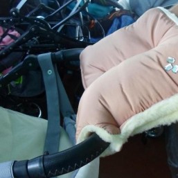 Муфта для коляски и санок на овчине, муфты в коляску или санки зимняя
