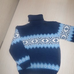 свитер на 4-5 года (рост 108)