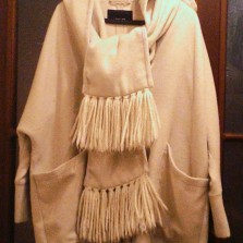 Демисезонное пальто-накидка с капюшоном - шарфом ,р-р 46-50,Lost Ink