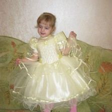 Платья и костюмы на торжества