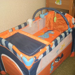 кровать-манеж
