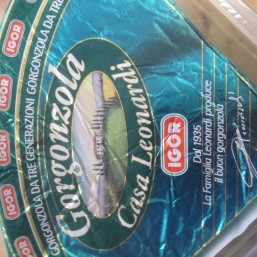 Сыр Igor Gorgonzola Cremoso мягкий с голубой плесенью