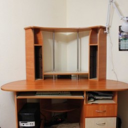 Стол угловой