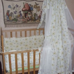 Детская кроватка