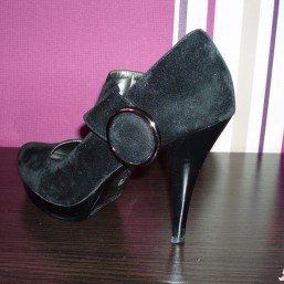 Туфли замшевые 39 р-р