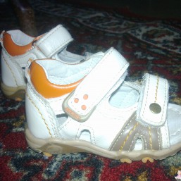 Недорого! Продам детскую обувь 