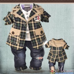 Шикарные костюмы тройки  мальчикам