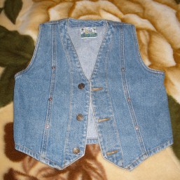 Джинсовый жилет 