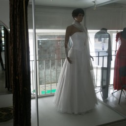 стеклянная  витрина  куб