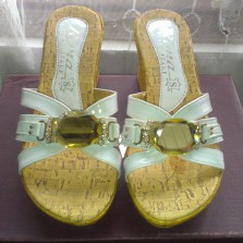 Женская обувь 