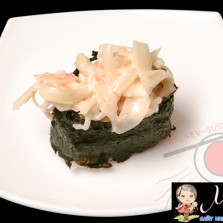 Гункан с крабом