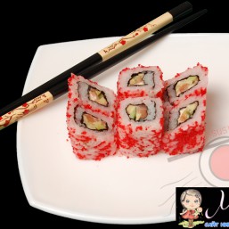 Ролл Калифорния с лососем