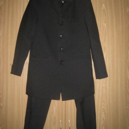 Мужской костюм 42 размера