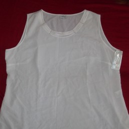 Кофточки белая и черная 