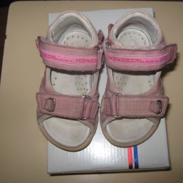 Сандалики для девчушки MINIMEN 20 р