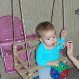 Качеля деревянная