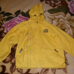Куртка-ветровка