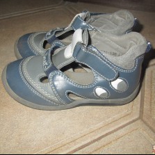 Закрытые босоножки, сандали LITTLE DEER 24р.