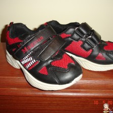 Кроссовки р. 28