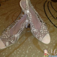 Нежно розовые кожаные босоножки