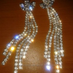 Серьги длинные с камнями