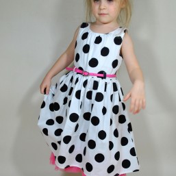 Очаровательные платья на маленьких модниц