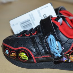 Новые кроссовки Adidas, фирменные р. 18