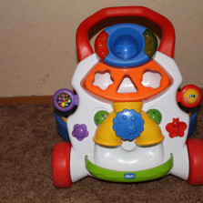 Дадим в прокат наши игрухи и ходунки