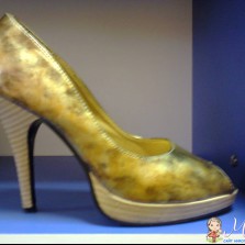 Туфли золотистого цвета