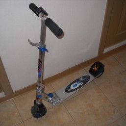 Продам самокат бу