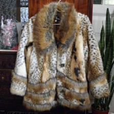 Отличная шубка 44-46 размер.Торг.