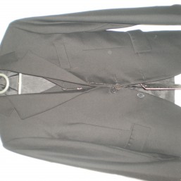 Продам Школьную Форму черного цвета на мальчика 6-7 лет 