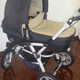 Коляска Jane Slalom Pro 2в1 трехколесная, в хорошем состоянии. 