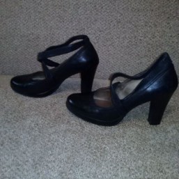 Туфли черные натуральная кожа снаружи и внутри. Верх резинки из кожи р.37 150 грн.