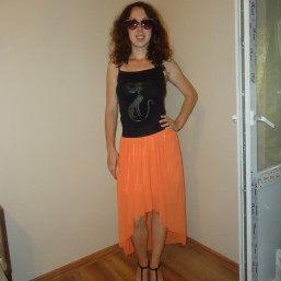 Стильная юбка с ассиметричным низом