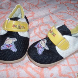 Детские тапочки на липучке р. 19 и 20