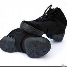 танцевальная обувь- одежда