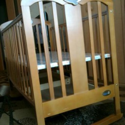 Детская кроватка EVERFLO+постельный комплект из 8 предметов