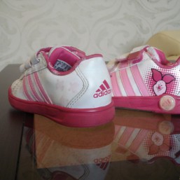 кроссовки adidas р. 21